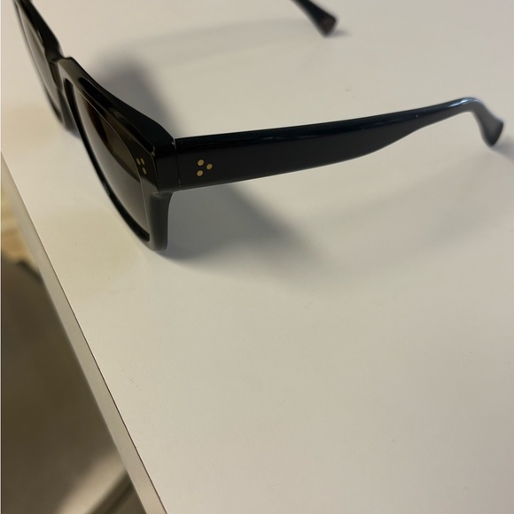 RAEN Breya black square sunglasses - Picture 2 of 8